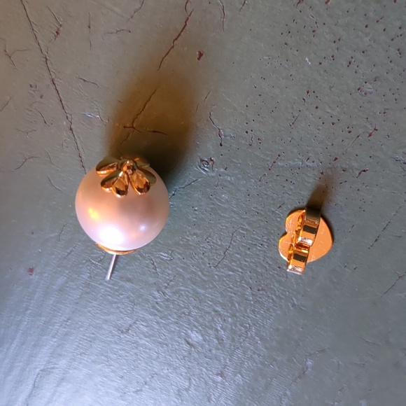 NIB KATE SPADE PEARLS ON PEARLS STUD EARRINGS - Picture 8 of 13